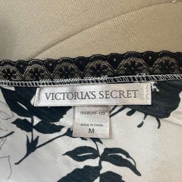 Victoria’s Secret Black White Lace Nightgown medium open front w/ floral design - Picture 8 of 8